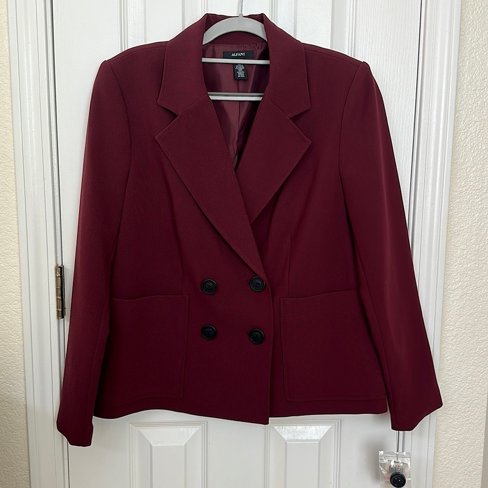 (NWT) Alfani Women Maroon Blazer (size 10)